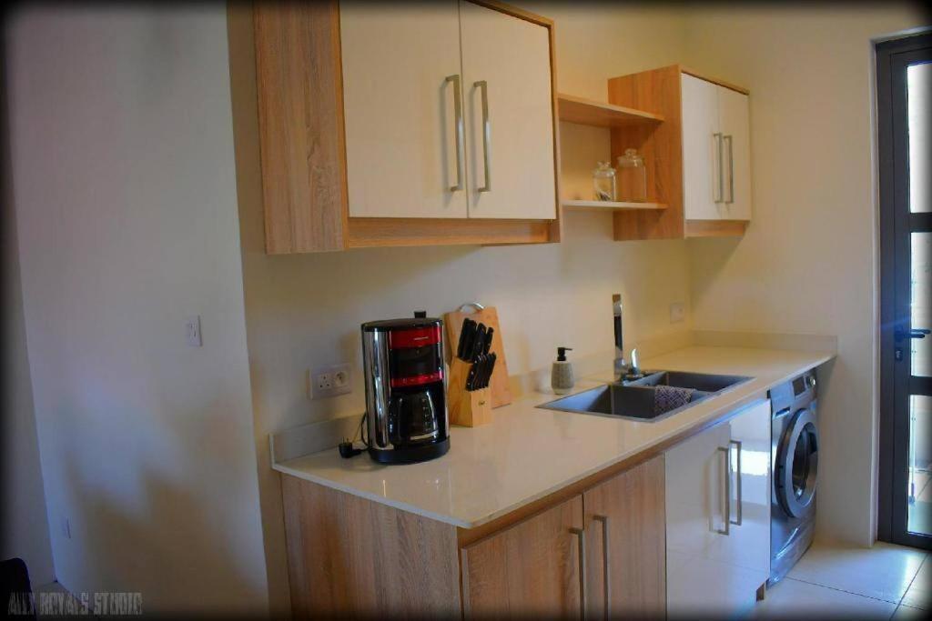 Modern And Cosy Condo: Westwood Apartments Flic en Flac Ngoại thất bức ảnh